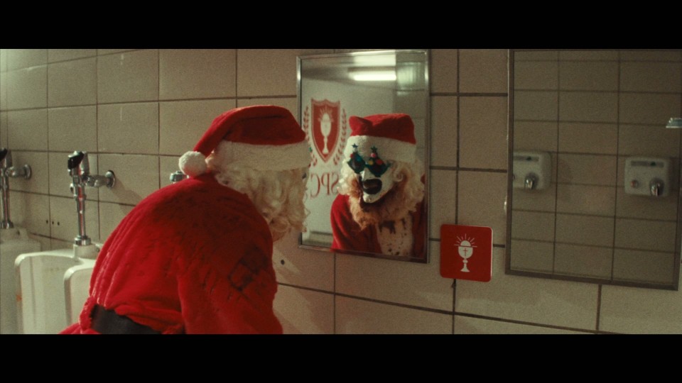 Terrifier.3.2024.1080p.Bluray.REMUX.AVC.DTS-HDMA5.1-CHD.mkv_20241218_225134.384.jpg