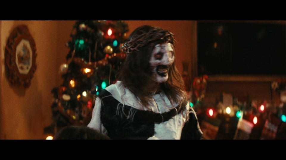 Terrifier.3.2024.1080p.Bluray.REMUX.AVC.DTS-HDMA5.1-CHD.mkv_20241218_225135.573.jpg