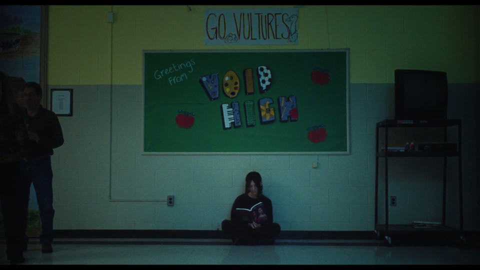 I.Saw.the.TV.Glow.2024.Bluray.1080p.iPad.AAC2.0.x264-CHDPAD.mp4_20241223_091907.625.jpg