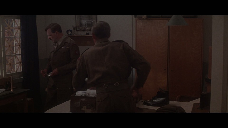 A.Bridge.Too.Far.1977.1080p.Bluray.REMUX.MPEG-2.DTS-HDMA5.1-CHD.mkv_20250103_212603.594.jpg