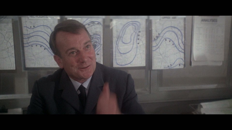 A.Bridge.Too.Far.1977.1080p.Bluray.REMUX.MPEG-2.DTS-HDMA5.1-CHD.mkv_20250103_212605.738.jpg