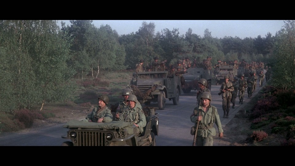 A.Bridge.Too.Far.1977.1080p.Bluray.REMUX.MPEG-2.DTS-HDMA5.1-CHD.mkv_20250103_212607.706.jpg
