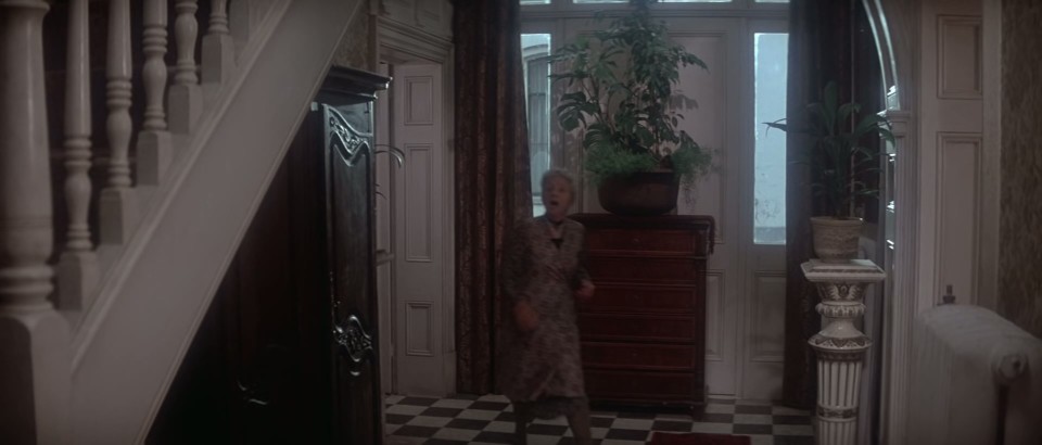 A.Bridge.Too.Far.1977.Bluray.1080p.DTS-HDMA5.1.x265.10bit-CHD.mkv_20250104_020410.753.jpg