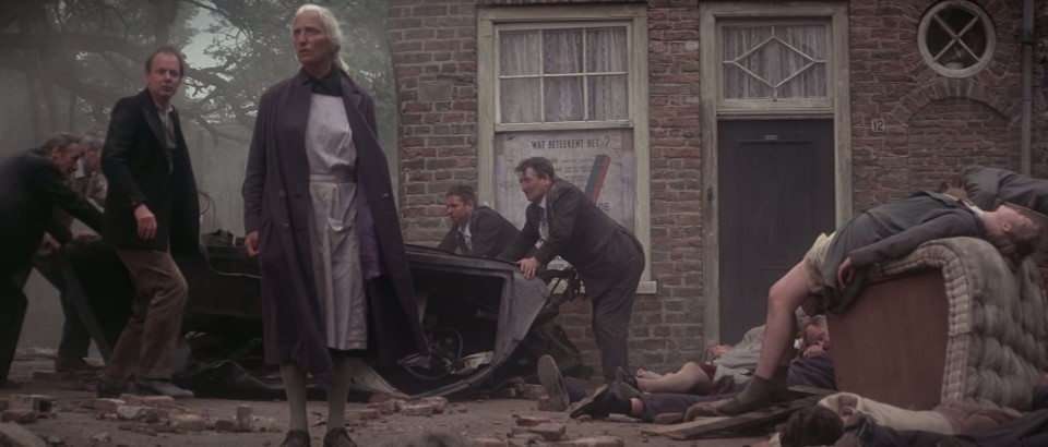 A.Bridge.Too.Far.1977.Bluray.1080p.DTS-HDMA5.1.x265.10bit-CHD.mkv_20250104_020412.980.jpg