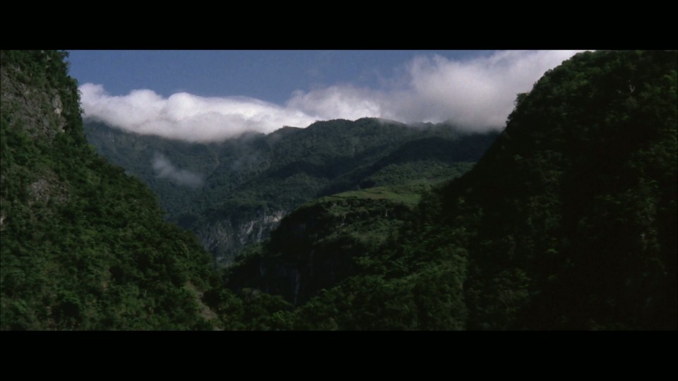 The.Monkey.Goes.West.1966.Bluray.1080p.iPad.AAC2.0.x264-CHDPAD.mp4_20250413_100727.919.jpg