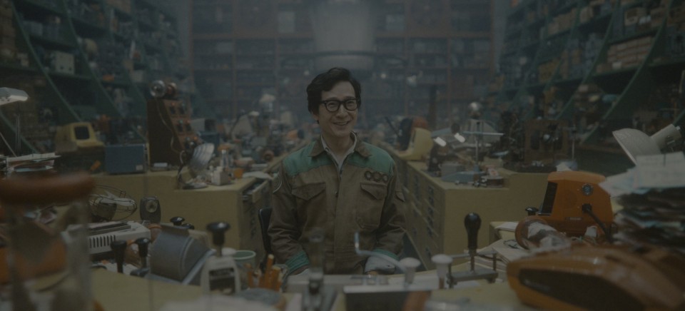 Loki.S02E01.2023.Bluray.2160p.TrueHD7.1.DoVi.HDR.x265.10bit-CHD.mkv_20250416_194346.360.jpg