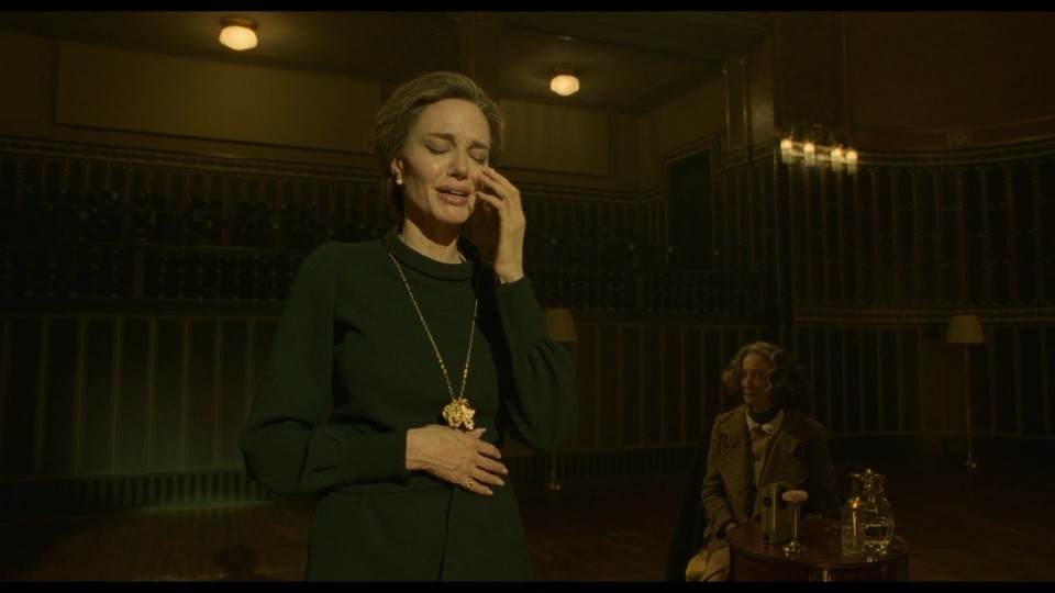 Maria.2024.Bluray.1080p.iPad.AAC2.0.x264-CHDPAD.mp4_20250421_093343.086.jpg