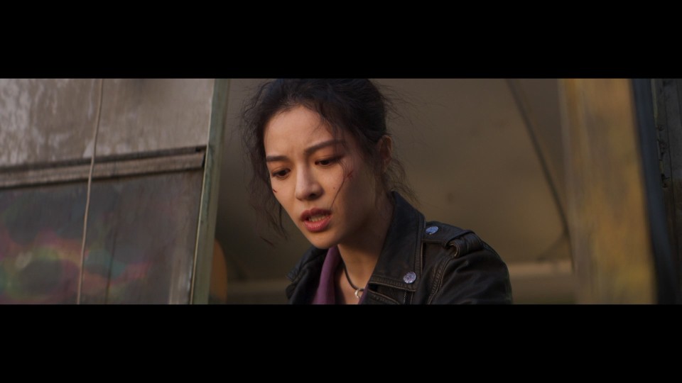Evacuate.from.the.21st.Century.2024.1080p.Bluray.REMUX.AVC.DTS-HDMA5.1-CHD.mkv_20250422_182106.460.jpg
