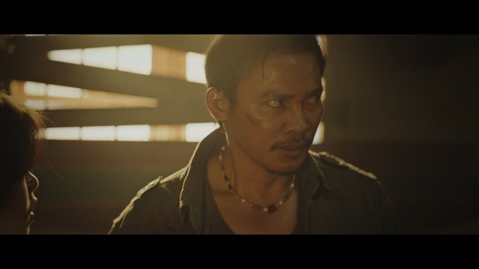 Striking.Rescue.2024.1080p.Bluray.REMUX.AVC.DTS-HDMA5.1-CHD.mkv_20250509_003451.362.jpg