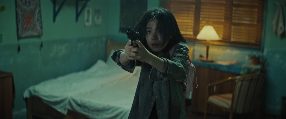 Striking.Rescue.2024.Bluray.1080p.DTS-HDMA5.1.x264-CHD.mkv_20250509_003507.449.jpg