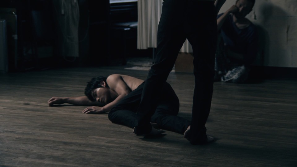 Touching.the.Skin.of.Eeriness.2014.1080p.Bluray.REMUX.AVC.DD2.0-CHD.mkv_20250602_210453.222.jpg