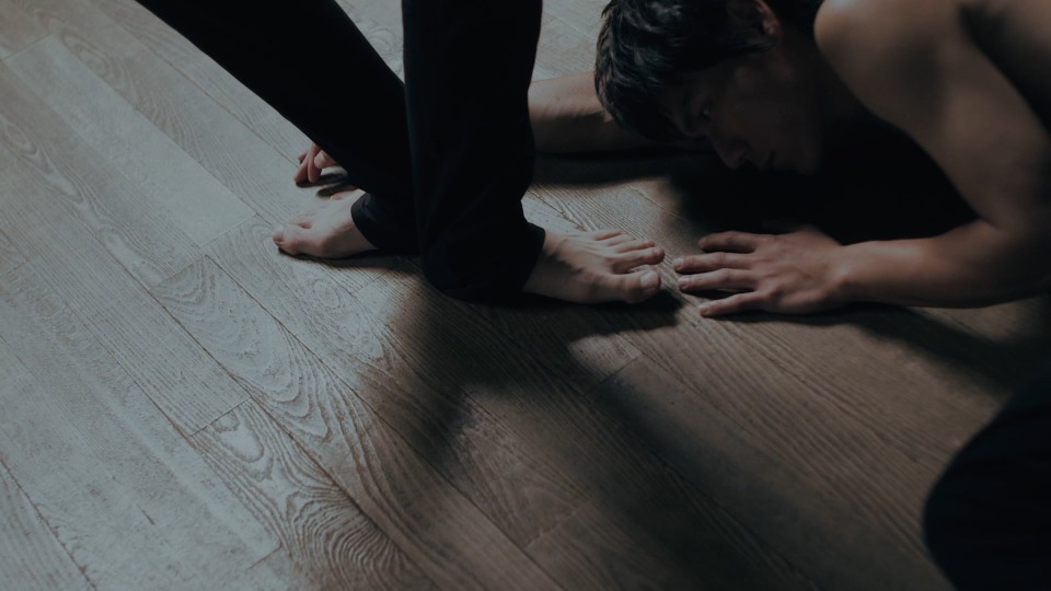 Touching.the.Skin.of.Eeriness.2014.Bluray.1080p.DD2.0.x264-CHD.mkv_20250602_210511.127.jpg