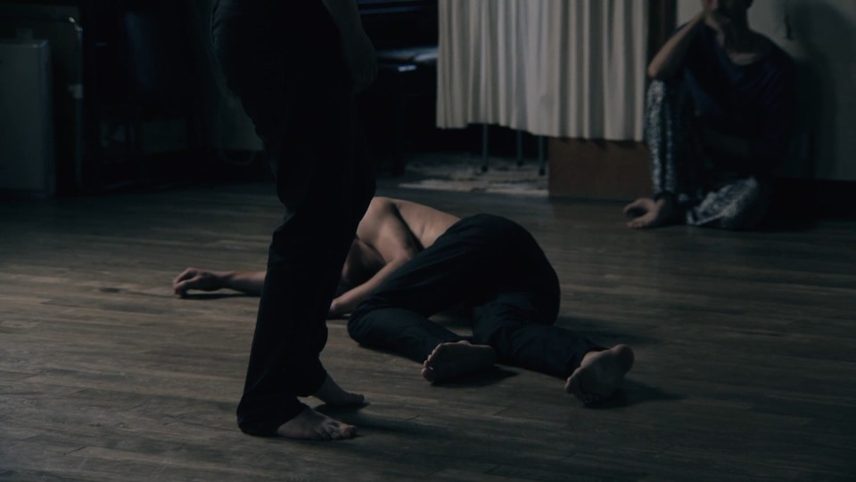 Touching.the.Skin.of.Eeriness.2014.Bluray.1080p.iPad.AAC2.0.x264-CHDPAD.mp4_20250602_210542.725.jpg