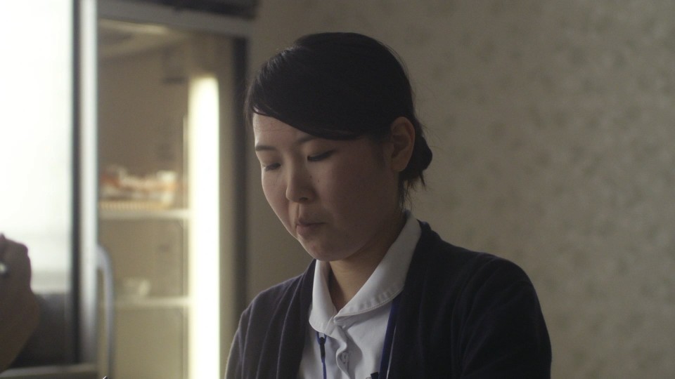 Happy.Hour.PART.1.2015.1080p.Bluray.REMUX.AVC.DD2.0-CHD.mkv_20250603_094310.976.jpg