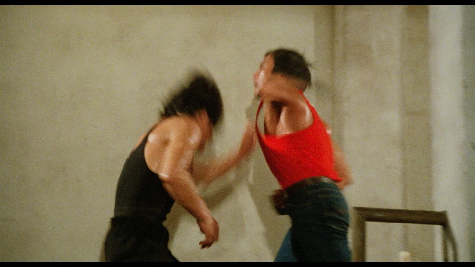 Seven.Lucky.Stars.1985.1080p.BluRay.REMUX.AVC.DTS-HDMA5.1-CHD.mkv_20250614_160659.969.jpg