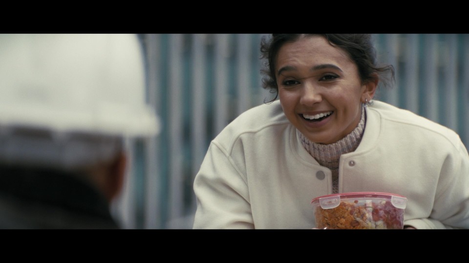 A.Working.Man.2025.1080p.BluRay.REMUX.AVC.TrueHD7.1-CHD.mkv_20250615_204857.950.jpg