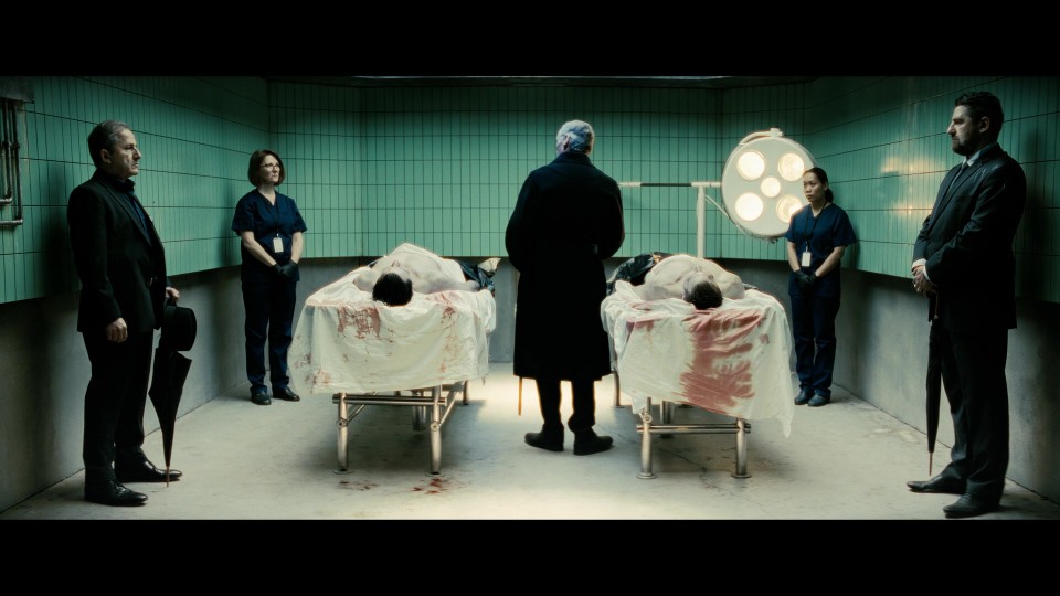 A.Working.Man.2025.1080p.BluRay.REMUX.AVC.TrueHD7.1-CHD.mkv_20250615_204903.299.jpg