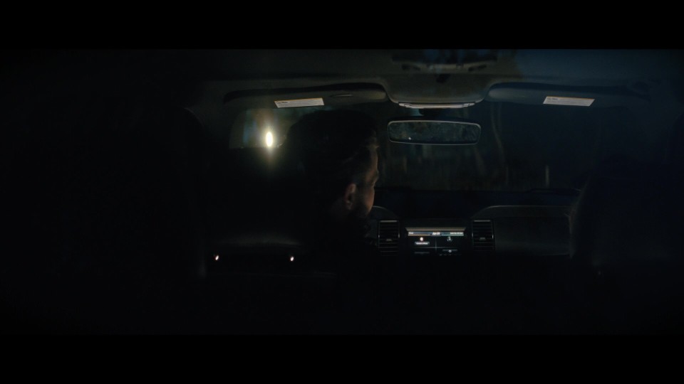 A.Working.Man.2025.1080p.BluRay.REMUX.AVC.TrueHD7.1-CHD.mkv_20250615_204904.670.jpg