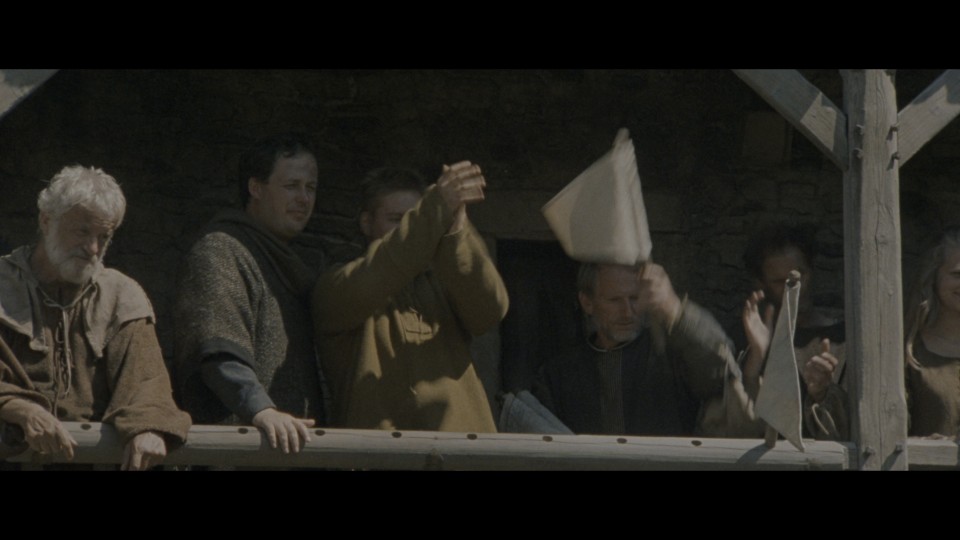 A.Knights.Tale.2001.2160p.UHD.BluRay.REMUX.DoVi.HDR.HEVC.TrueHD7.1-CHD.mkv_20250616_212021.963.jpg