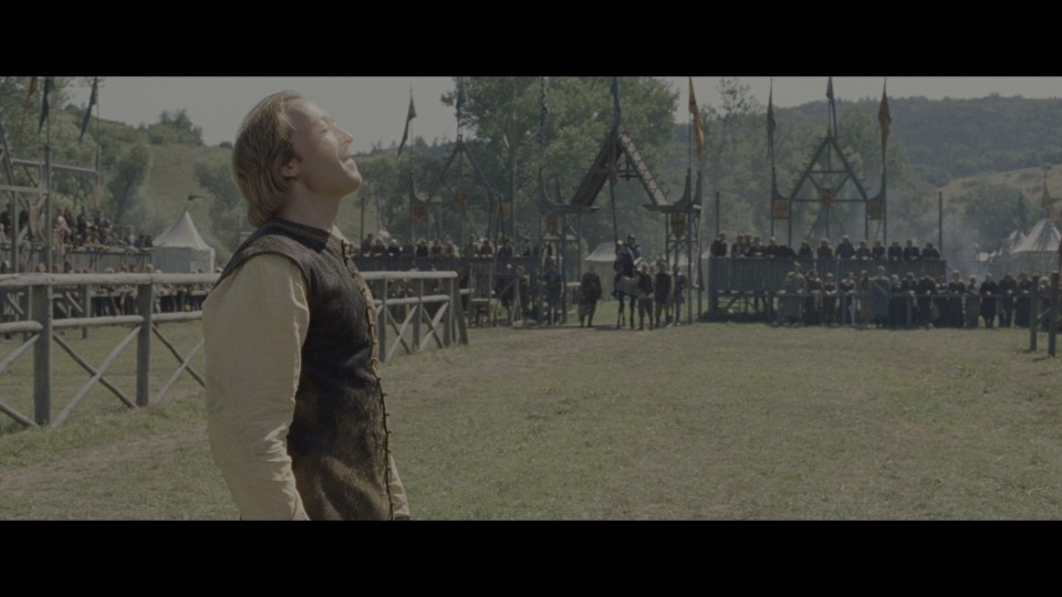A.Knights.Tale.2001.2160p.UHD.BluRay.REMUX.DoVi.HDR.HEVC.TrueHD7.1-CHD.mkv_20250616_212025.301.jpg