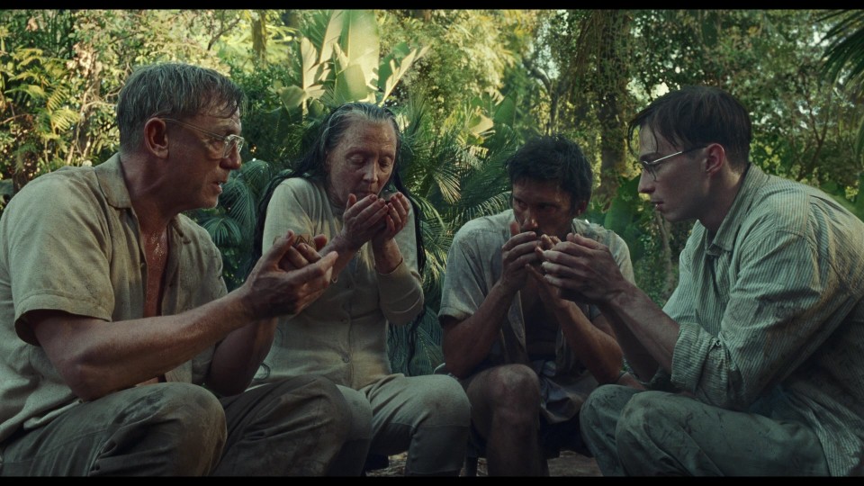 Queer.2024.1080p.BluRay.REMUX.AVC.TrueHD7.1-CHD.mkv_20250616_131444.293.jpg