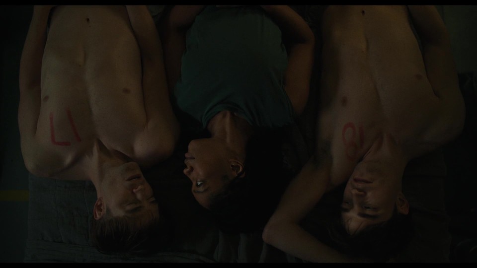 Mickey.17.2025.V2.BluRay.1080p.iPad.AAC2.0.x264-CHDPAD.mp4_20250617_235121.381.jpg