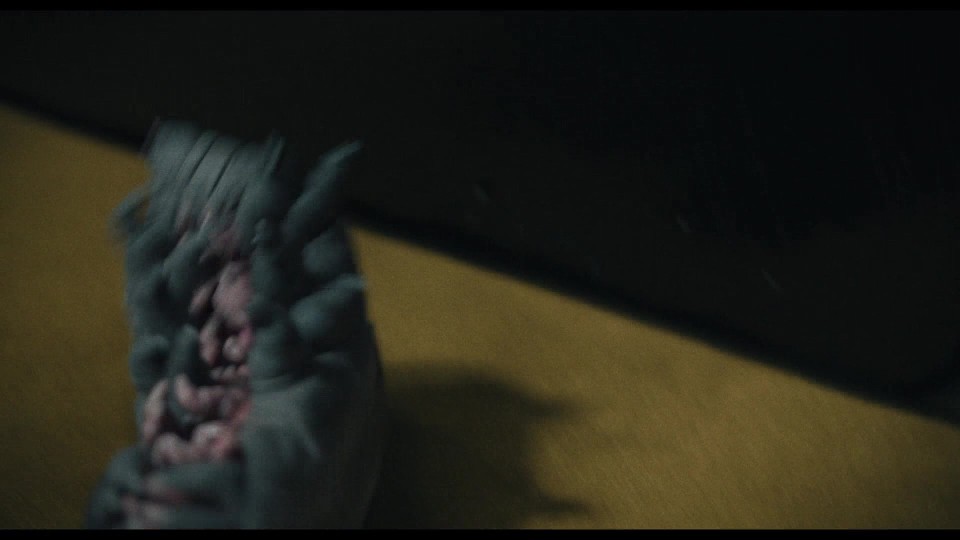 Mickey.17.2025.V2.BluRay.1080p.iPad.AAC2.0.x264-CHDPAD.mp4_20250617_235122.824.jpg