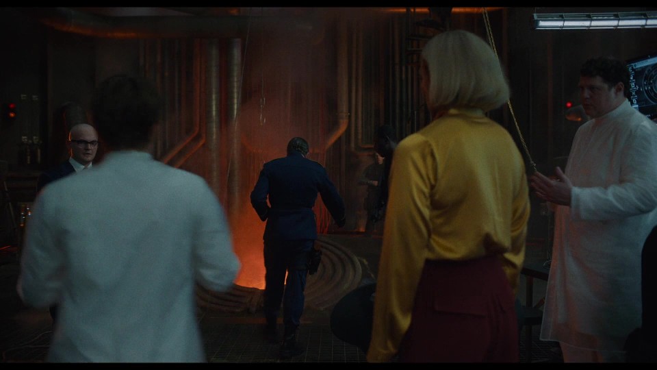 Mickey.17.2025.V2.BluRay.1080p.iPad.AAC2.0.x264-CHDPAD.mp4_20250617_235124.033.jpg