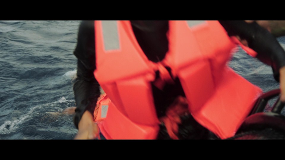 Invasion.2024.1080p.BluRay.REMUX.AVC.DTS-HDMA5.1-CHD.mkv_20250619_223548.956.jpg