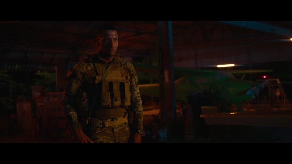 Invasion.2024.BluRay.1080p.iPad.AAC2.0.x264-CHDPAD.mp4_20250619_223316.405.jpg