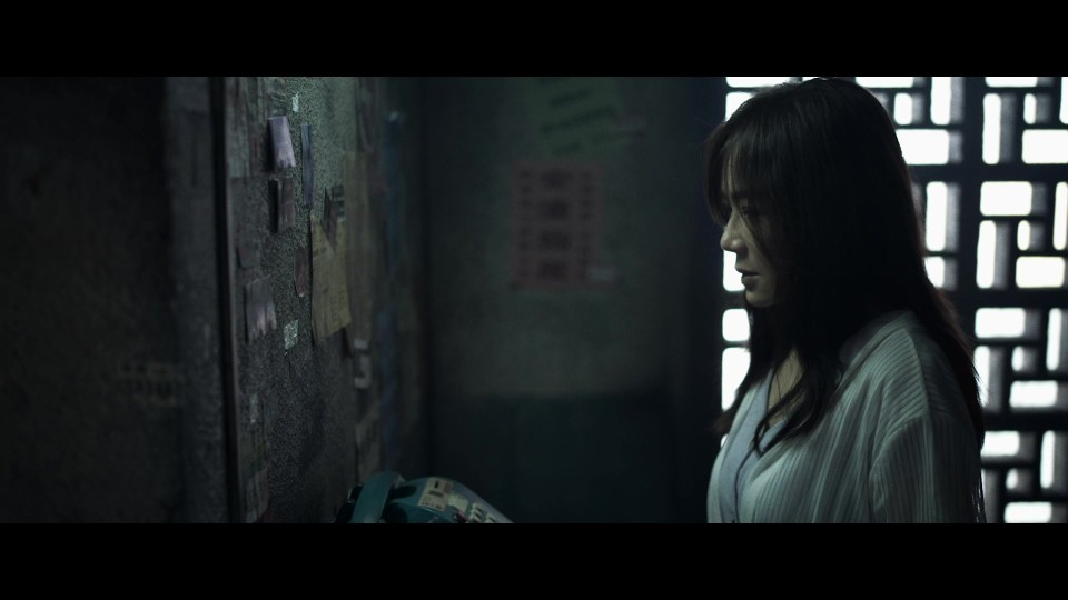 Them.Behind.the.Door.2024.BluRay.REMUX.AVC.TrueHD5.1-CHD.mkv_20250621_061719.637.jpg