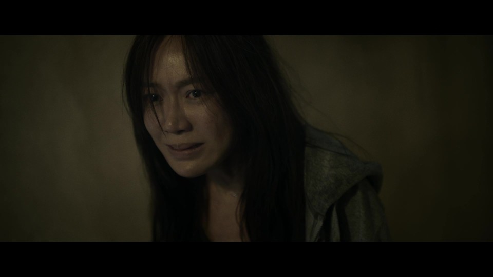 Them.Behind.the.Door.2024.BluRay.REMUX.AVC.TrueHD5.1-CHD.mkv_20250621_061724.024.jpg